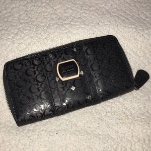 Guess clutch wallet